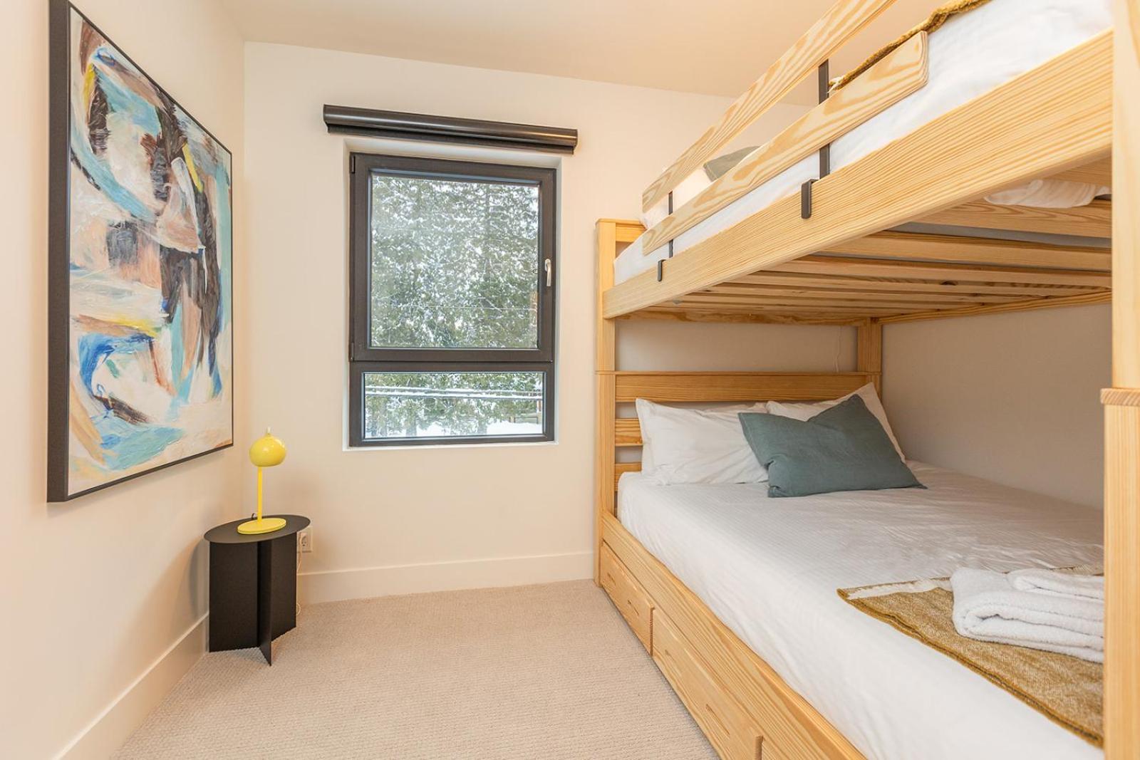 Tally Ho By Revelstoke Vacations Экстерьер фото