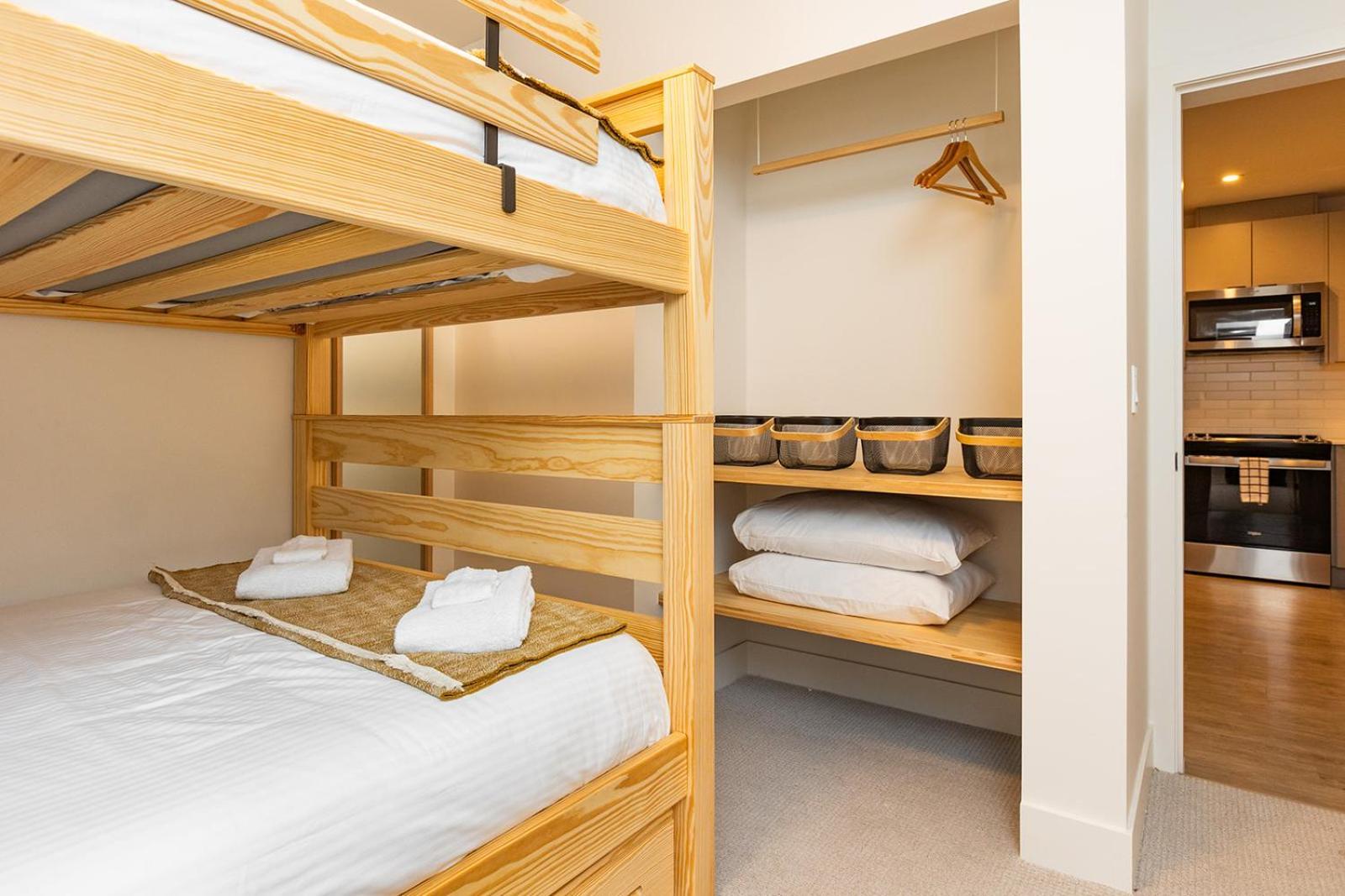 Tally Ho By Revelstoke Vacations Экстерьер фото