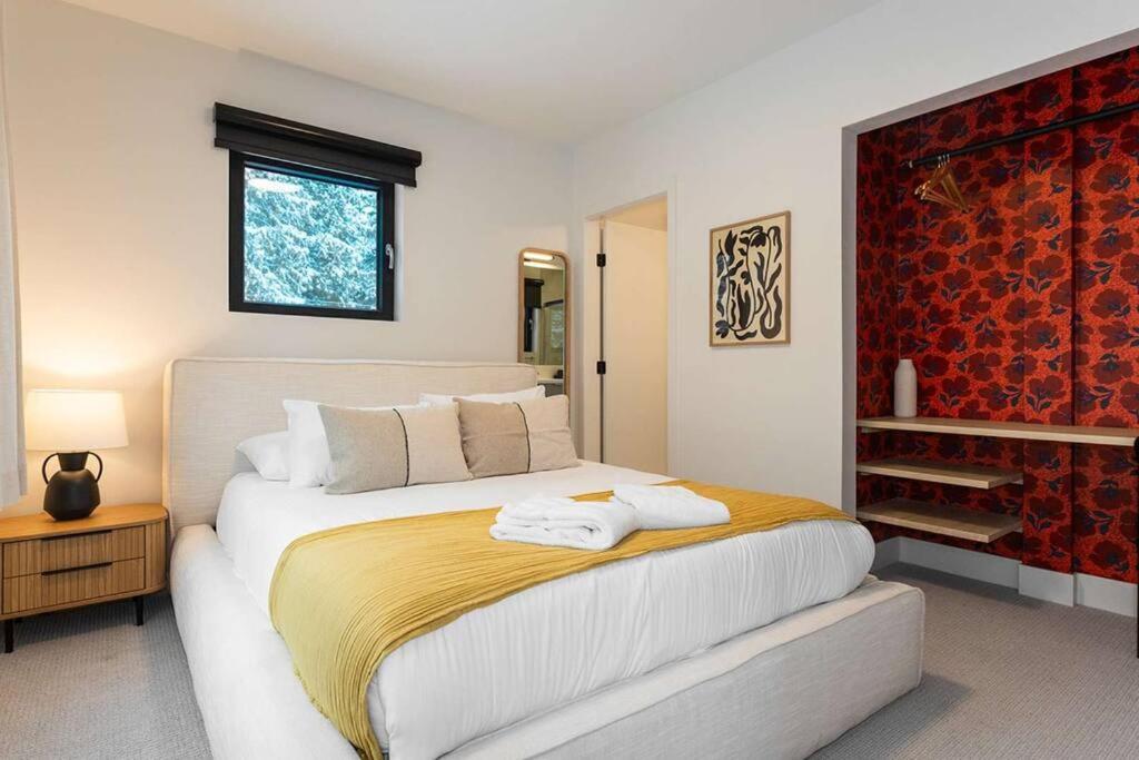 Tally Ho By Revelstoke Vacations Экстерьер фото