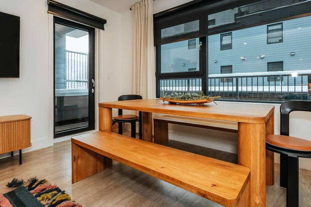 Tally Ho By Revelstoke Vacations Экстерьер фото