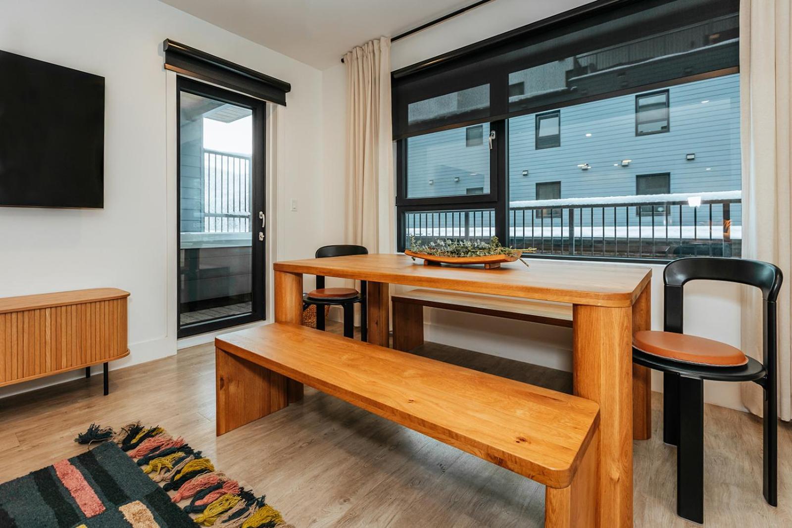 Tally Ho By Revelstoke Vacations Экстерьер фото