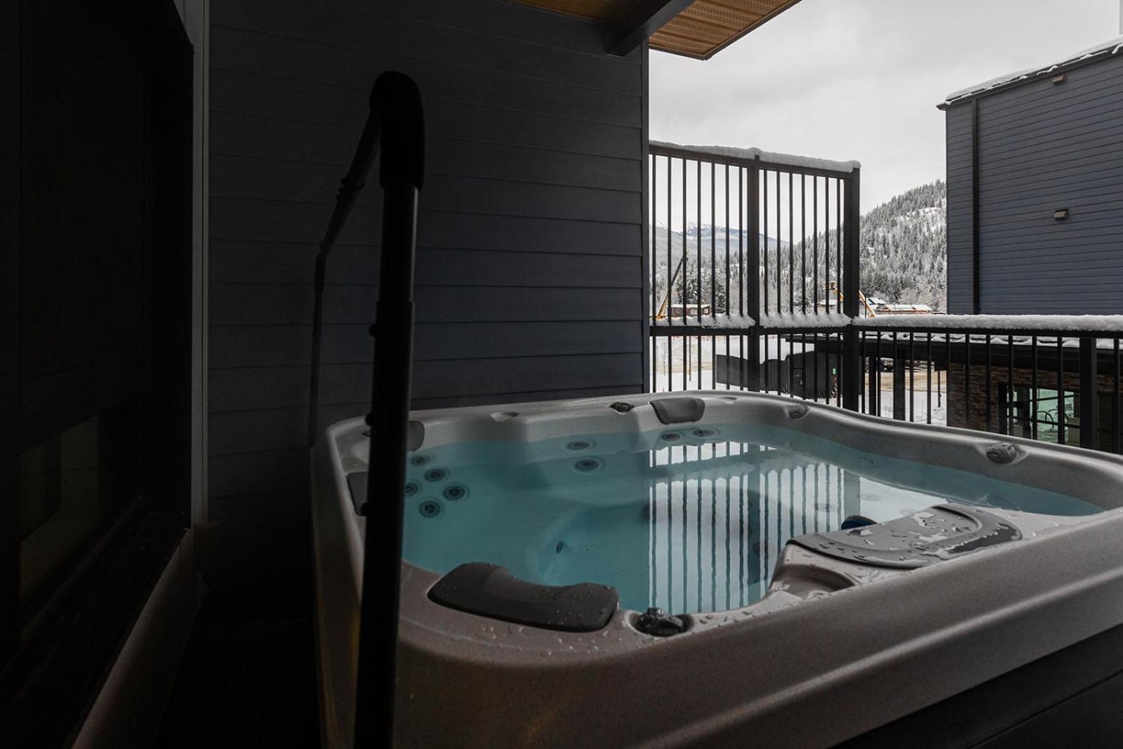 Tally Ho By Revelstoke Vacations Экстерьер фото