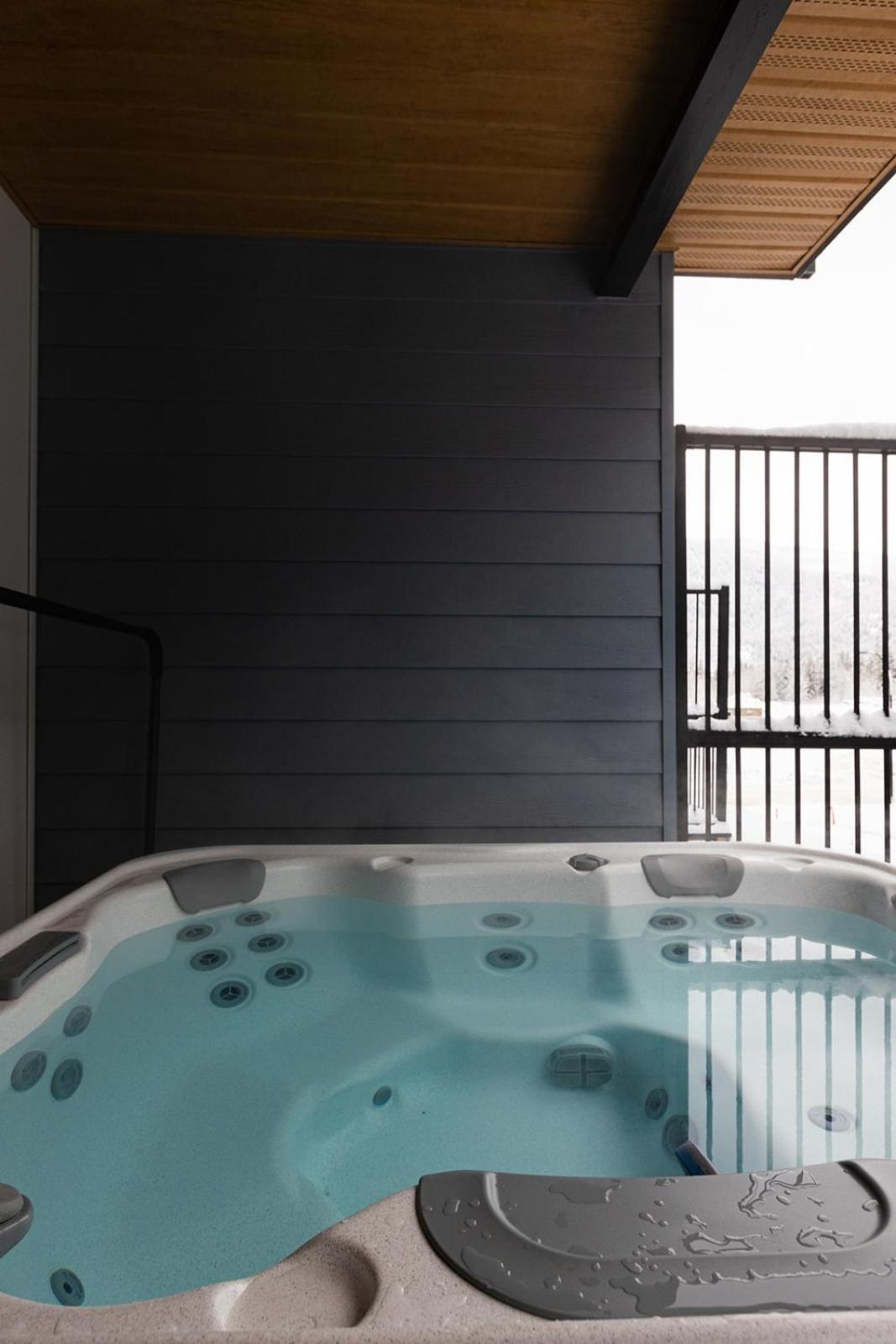 Tally Ho By Revelstoke Vacations Экстерьер фото